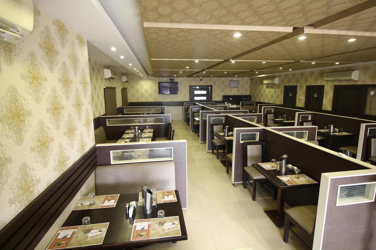 Vels Hotel Pondicherry Exterior photo
